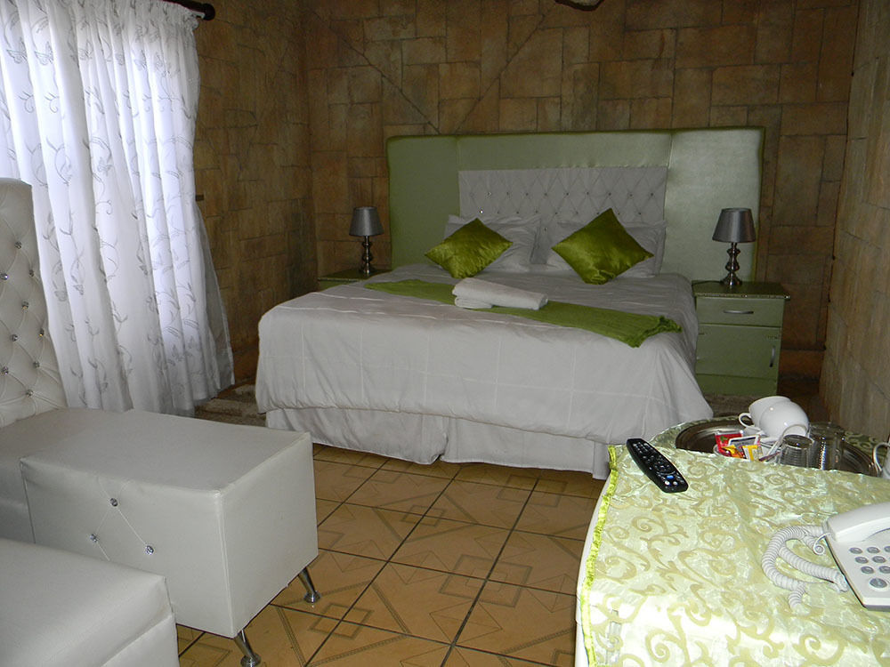 African Cave Lodge Hammanskraal Eksteriør bilde