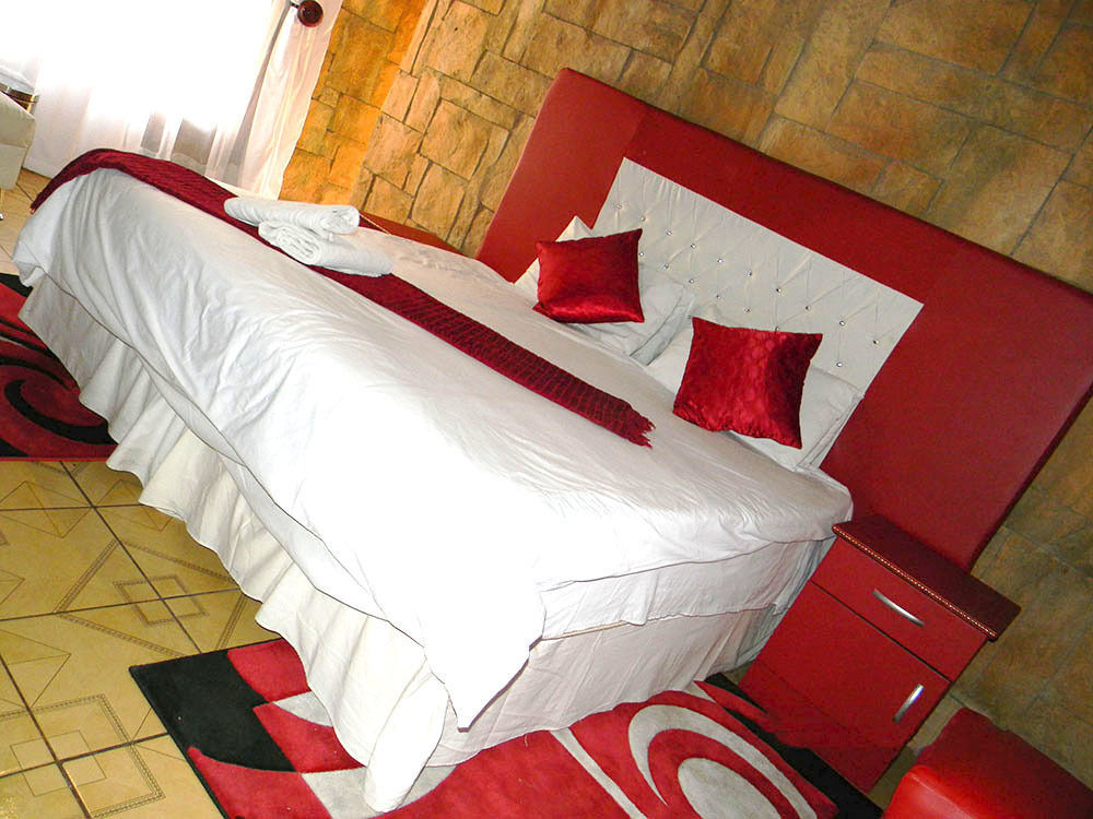 African Cave Lodge Hammanskraal Eksteriør bilde