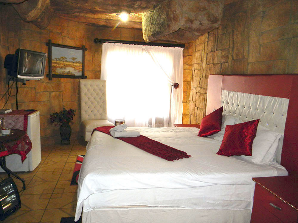African Cave Lodge Hammanskraal Eksteriør bilde