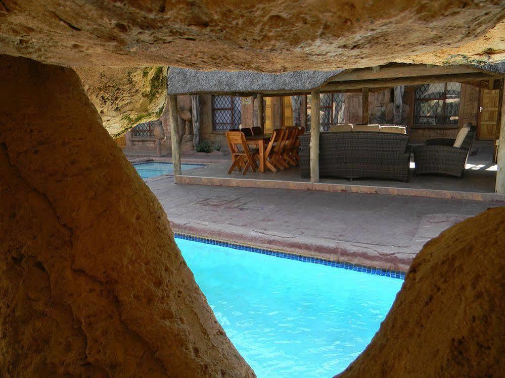 African Cave Lodge Hammanskraal Eksteriør bilde